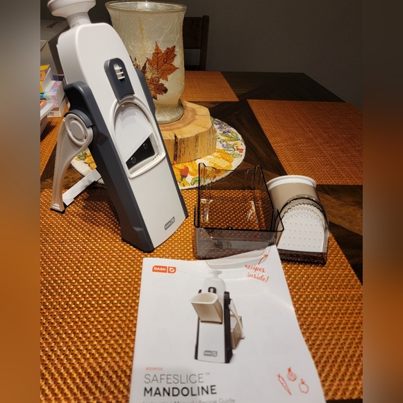 DASH Safe Slice® Mandoline Slicer - EUC - Picture 7 of 8